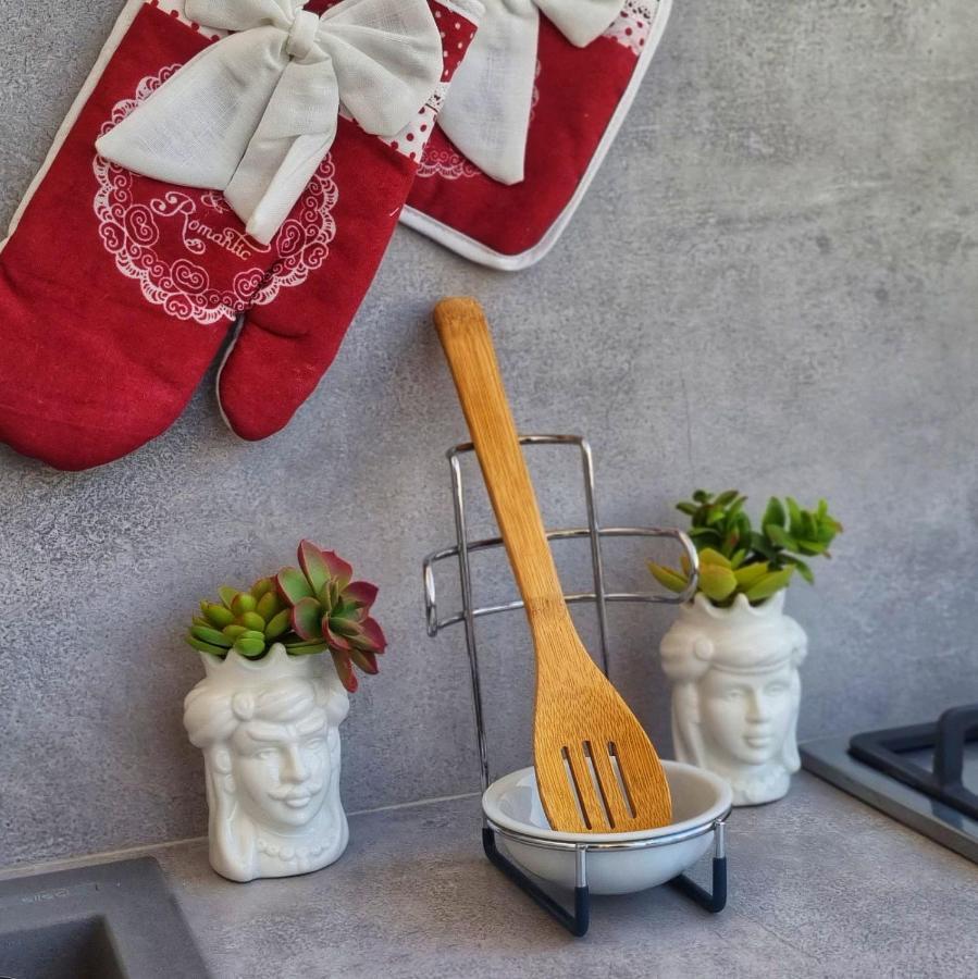 Vento Di Grecale Apartment Trapani Bagian luar foto