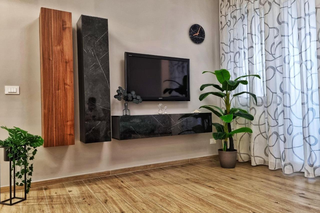 Vento Di Grecale Apartment Trapani Bagian luar foto