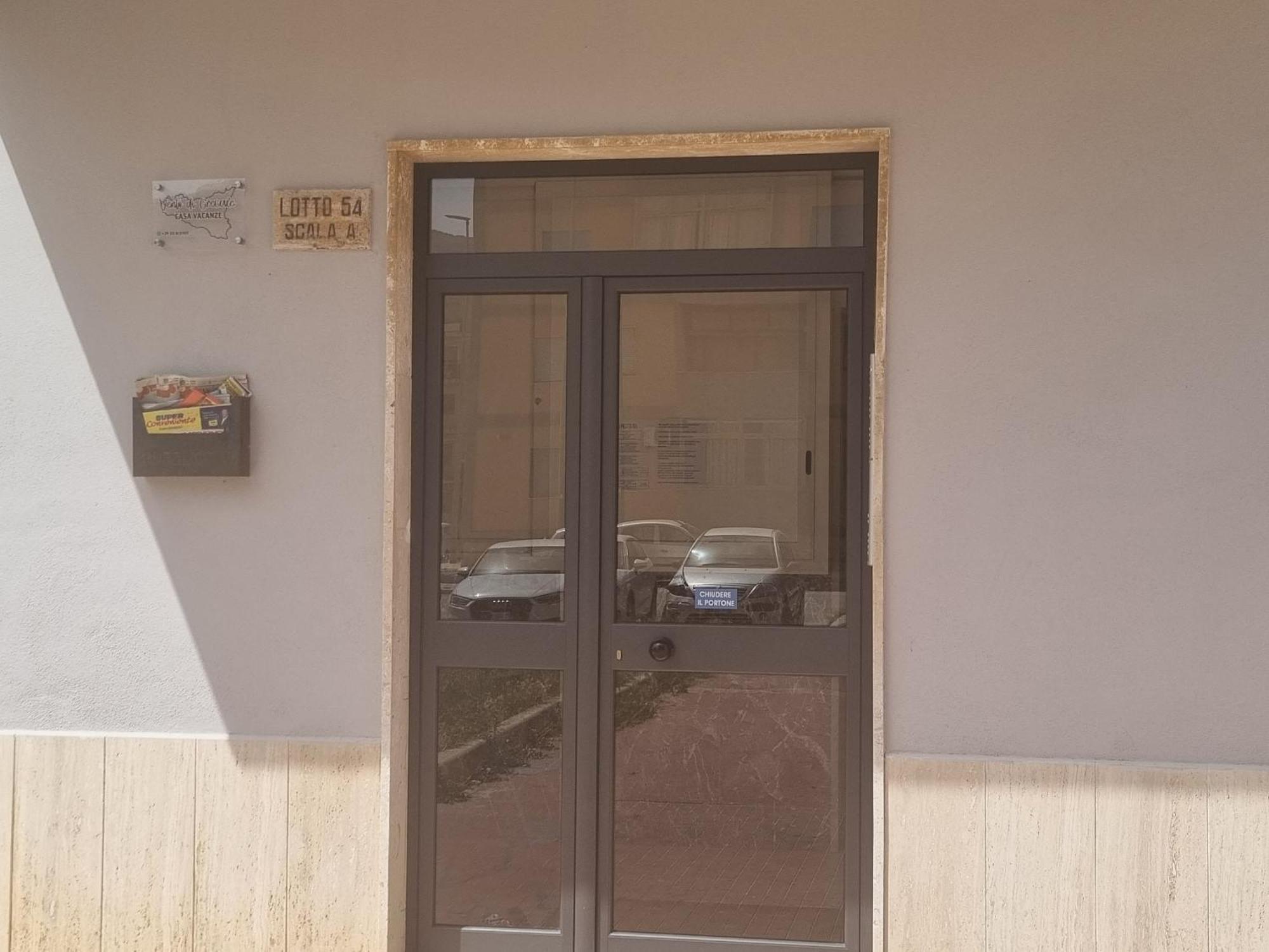 Vento Di Grecale Apartment Trapani Bagian luar foto